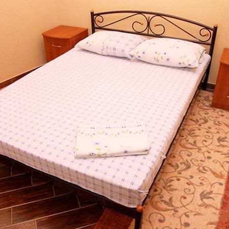 Sofiivs'Ka Street, 1,, Apartamento Kiev Exterior foto